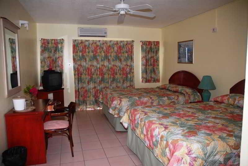 Bird Rock Beach Hotel Basseterre Exterior photo